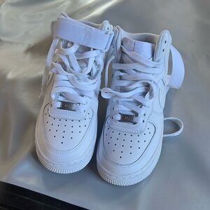 *NEW* Nike Air Force 1 high LE